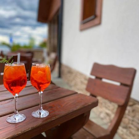 Penzion Kingo Nemšová Buitenkant foto