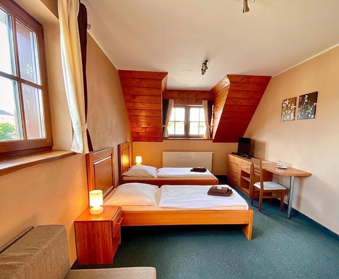 Penzion Kingo Nemšová Buitenkant foto